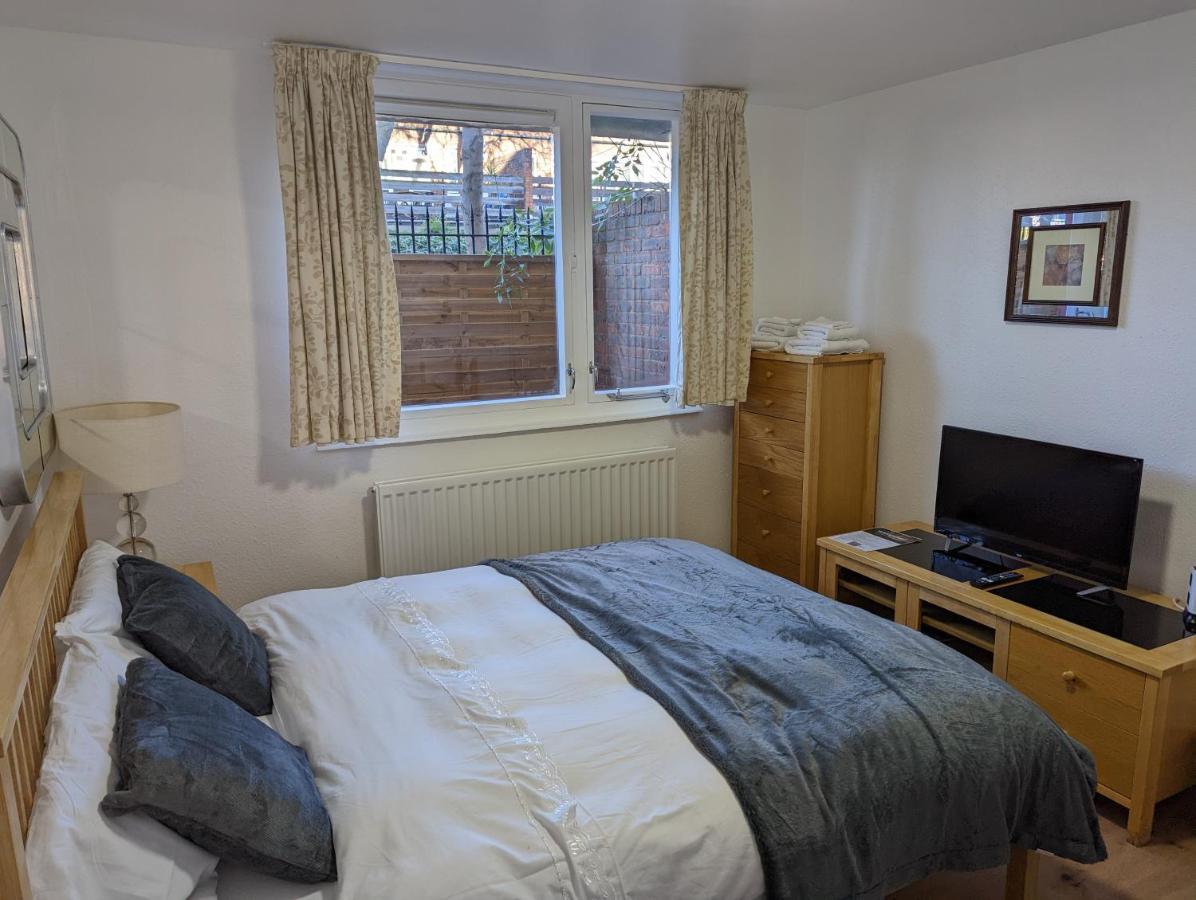 Beautiful Independent Apartment In London Uk Exteriör bild