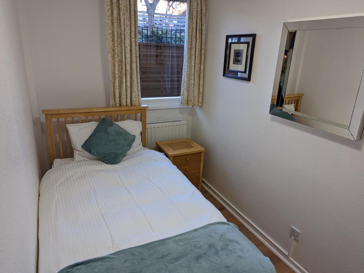 Beautiful Independent Apartment In London Uk Exteriör bild